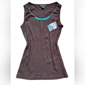 Brown Sleeveless Top with Blue Accents